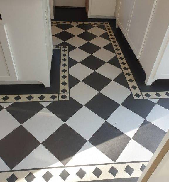 forbo marmoleum linoleum black white checkerboard diamond border